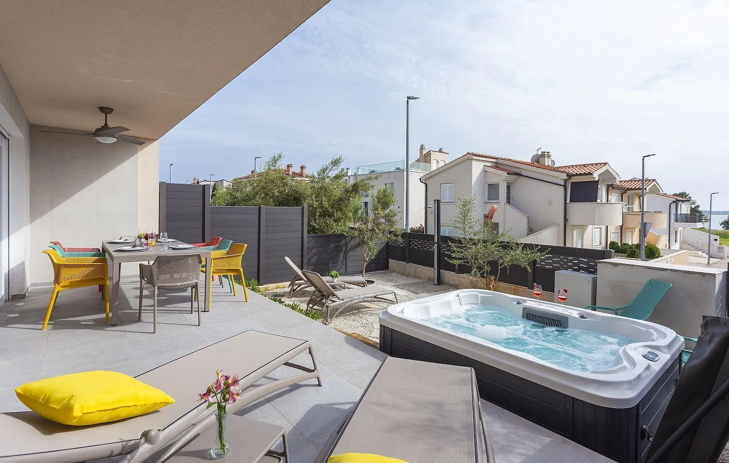 Faszinierendes Apartment 100 Meter Zum Sandstrand Mit Whirlpool, Meerblick Medulin