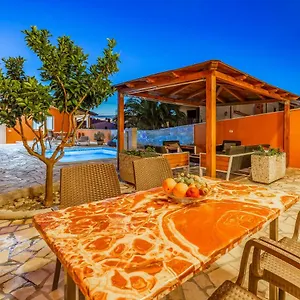 Apartman Larst, Medulin