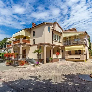 Apartman Nevija, Medulin